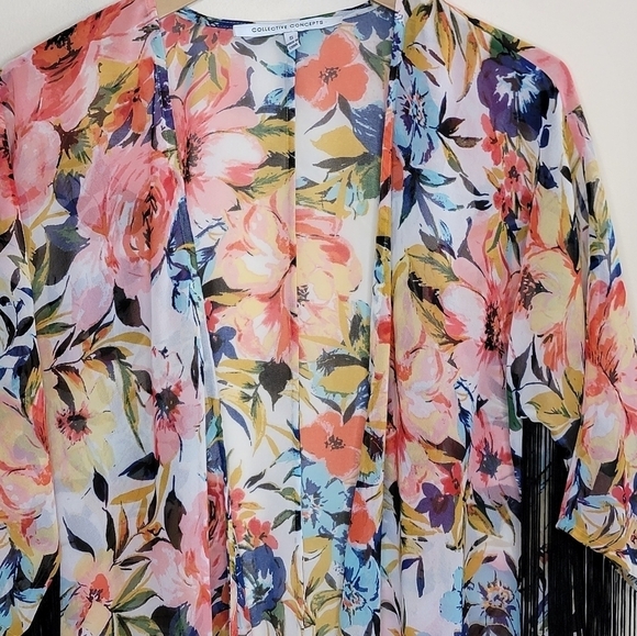 Collective Concepts | Floral Fringe Kimono Size Small - Picture 2 of 5